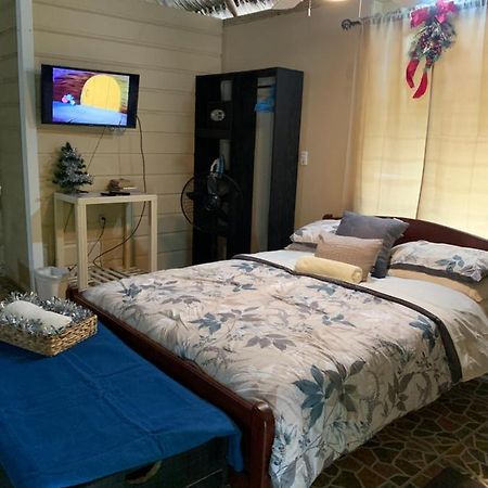 Вілла Heavens Gate Beach Bungalows Placencia Екстер'єр фото